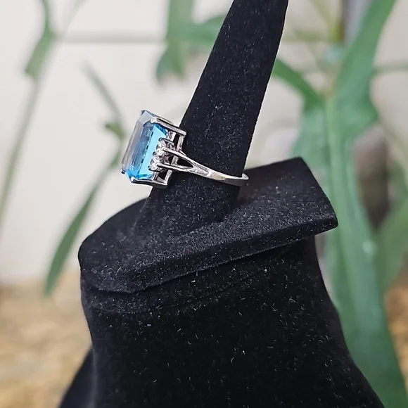 London blue topaz, topaz, and sterling silver cocktail ring - Picture 3 of 7